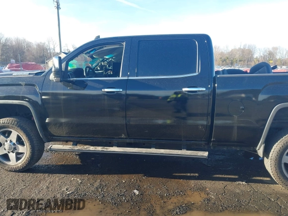 2017 GMC Sierra 2500HD SLT with VIN 1GT12TEY1HF213286, listed as a IAAI auction lot 41696875 with 55,047 mi miles. Bid and sale history available at carsss.com. Image 15.