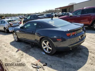 2013 Chevrolet Camaro LS z VIN 2G1FE1E3XD9172724, wystawiony jako Copart lot #50713835 z przebiegiem 110 067 mil mil oraz Szkoda całkowita • Salvage title. Historia ofert i sprzedaży dostępna na DreamBid. Obrazek 2.