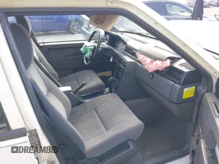 1994 Volvo 900 GLS with VIN YV1JS883XR3145743, listed as a IAAI auction lot 42216858 with 193,685 mi miles and . Bid and sale history available at DreamBid. Image 5.