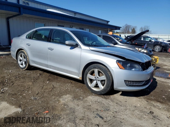 2013 Volkswagen Passat SE with VIN 1VWBH7A3XDC004156, listed as a Copart auction lot 45400585 with 57,533 mi miles and Clean Title. Bid and sale history available at carsss.com. Image 4.