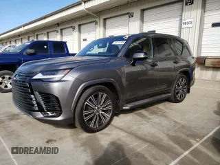 2025 Lexus LX 600 Luxury z VIN JTJGB7CX9S4068591, wystawiony jako Copart lot #54115185 z przebiegiem 763 mil mil oraz Szkody całkowita. Historia ofert i sprzedaży dostępna na DreamBid. Obrazek 1.