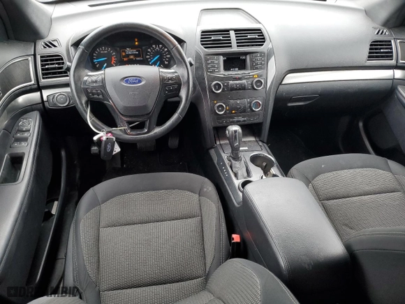 2019 Ford Explorer XLT with VIN 1FM5K7D82KGA39025, listed as a Copart auction lot 53251925 with 98,668 mi miles and Salvage Title. Bid and sale history available at carsss.com. Image 8.
