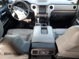 2018 Toyota Tundra SR5 z VIN 5TFHW5F17JX694497, wystawiony jako Copart lot #88545555 z przebiegiem 93 586 mil mil oraz Szkoda całkowita • Salvage title. Historia ofert i sprzedaży dostępna na DreamBid. Obrazek 8.