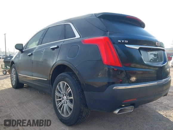 2019 Cadillac XT5 Luxury FWD z VIN 1GYKNCRSXKZ102866, wystawiony jako IAAI lot #41335840 z przebiegiem 59 563 mil mil oraz . Historia ofert i sprzedaży dostępna na DreamBid. Obrazek 3.