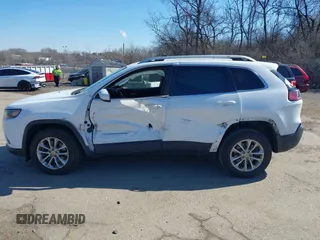 2019 Jeep Cherokee Latitude with VIN 1C4PJMCX7KD146578, listed as a IAAI auction lot 41709586 with 61,134 mi miles. Bid and sale history available at carsss.com. Image 15.