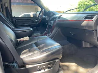 2007 Cadillac Escalade z VIN 1GYFK63847R329003, wystawiony jako Copart lot #62036565 z przebiegiem 188 730 mil mil oraz Czysty tytuł • Clean title. Historia ofert i sprzedaży dostępna na DreamBid. Obrazek 5.