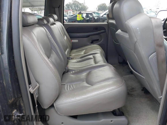 2003 Chevrolet Suburban LS with VIN 3GNEC16TX3G243519, listed as a IAAI auction lot 42451637 with 133,806 mi miles and . Bid and sale history available at DreamBid. Image 8.