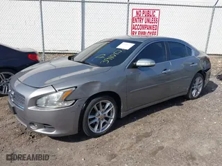 2009 Nissan Maxima 3.5 S with VIN 1N4AA51E89C813578, listed as a IAAI auction lot 39108267 with 148,937 mi miles. Bid and sale history available at carsss.com. Image 18.