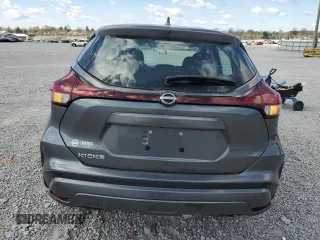 2022 Nissan Kicks S with VIN 3N1CP5BV6NL493761, listed as a Copart auction lot 50304265 with 25,562 mi miles and Salvage Title. Bid and sale history available at carsss.com. Image 6.