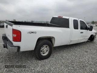 2007 Chevrolet Silverado 1500 with VIN 1GBHC39657E597358, listed as a Copart auction lot 52408105 with 379,668 mi miles and Salvage Title. Bid and sale history available at DreamBid. Image 3.