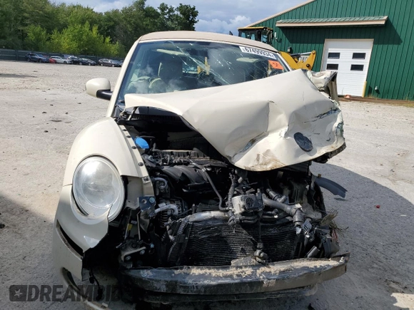 2007 Volkswagen Beetle with VIN 3VWRF31Y07M407560, listed as a Copart auction lot 67499934 with Not provided miles and Salvage title. Bid and sale history available at DreamBid. Image 5.
