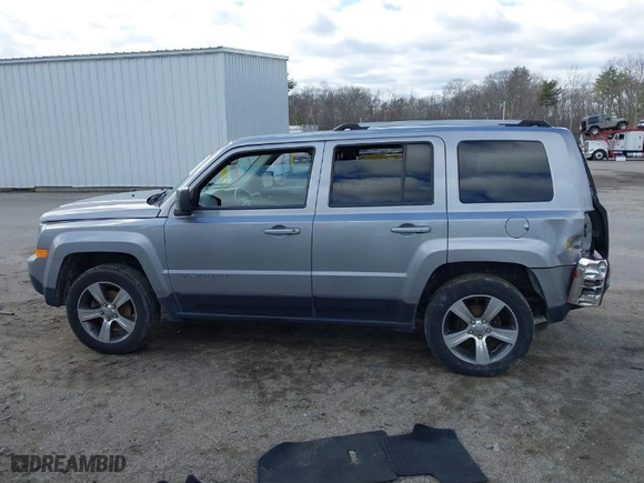 2016 Jeep Patriot Latitude with VIN 1C4NJRFB2GD557589, listed as a IAAI auction lot 41852843 with 80,858 mi miles. Bid and sale history available at carsss.com. Image 14.