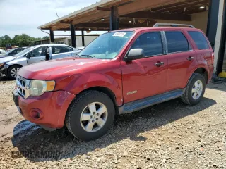 2008 Ford Escape XLS with VIN 1FMCU02Z68KA33982, listed as a Copart auction lot 61869715 with 215,800 mi miles and Salvage title. Bid and sale history available at DreamBid. Image 1.