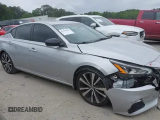 2020 Nissan Altima SR z VIN 1N4BL4CV5LN301259, wystawiony jako IAAI lot #42150709 z przebiegiem 52 512 mil mil oraz . Historia ofert i sprzedaży dostępna na DreamBid. Obrazek 13.