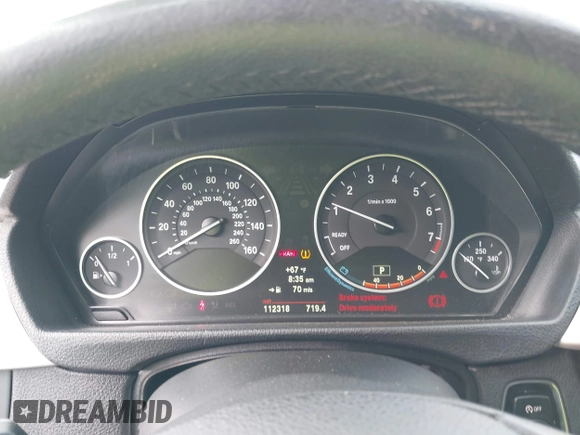 2013 BMW 3 Series 320i xDrive с VIN WBA3C3C55DF982704, выставлен на аукционе IAAI как лот 42129268 с пробегом 112 318 миль миль и . История ставок и продаж доступна на DreamBid. Изображение 7.