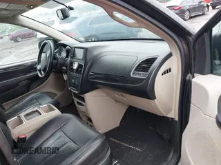 2012 Chrysler Town & Country Touring z VIN 2C4RC1BG2CR326214, wystawiony jako IAAI lot #42375949 z przebiegiem 144 295 mil mil oraz . Historia ofert i sprzedaży dostępna na DreamBid. Obrazek 5.