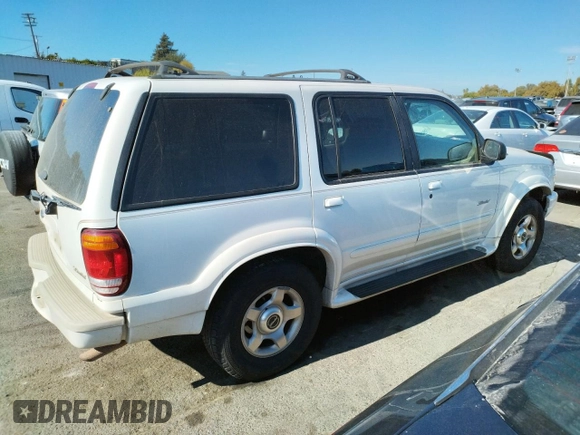 1999 Ford Explorer XLT with VIN 1FMZU34E8XZB27387, listed as a Copart auction lot 74398364 with 211,520 mi miles and Clean title. Bid and sale history available at DreamBid. Image 3.
