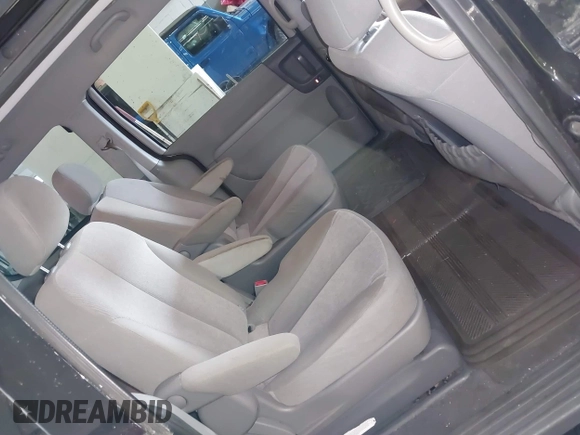 2012 Kia Sedona LX with VIN KNDMG4C78C6435430, listed as a IAAI auction lot 41701890 with 170,128 mi miles. Bid and sale history available at carsss.com. Image 8.