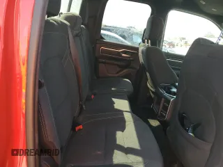 2020 Ram 1500 Big Horn z VIN 1C6SRFBT6LN201358, wystawiony jako Copart lot #53646715 z przebiegiem 84 822 mil mil oraz Szkoda całkowita • Salvage title. Historia ofert i sprzedaży dostępna na DreamBid. Obrazek 11.