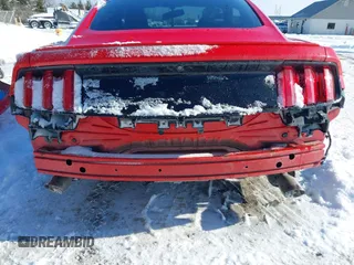 2015 Ford Mustang V6 z VIN 1FA6P8AM4F5314998, wystawiony jako IAAI lot #41292456 z przebiegiem 160 692 mil mil oraz . Historia ofert i sprzedaży dostępna na DreamBid. Obrazek 19.