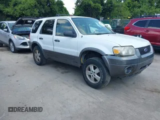 2006 Ford Escape XLT z VIN 1FMCU93106KA47242, wystawiony jako IAAI lot #42874889 z przebiegiem 201 311 mil mil oraz . Historia ofert i sprzedaży dostępna na DreamBid. Obrazek 1.