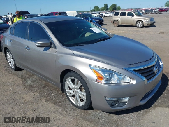 2013 Nissan Altima SL z VIN 1N4BL3AP3DC288653, wystawiony jako IAAI lot #42304043 z przebiegiem 108 640 mil mil oraz . Historia ofert i sprzedaży dostępna na DreamBid. Obrazek 1.