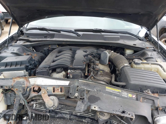 2005 Chrysler 300 with VIN 2C3AA53G85H663170, listed as a IAAI auction lot 41541330 with 198,041 mi miles. Bid and sale history available at carsss.com. Image 10.