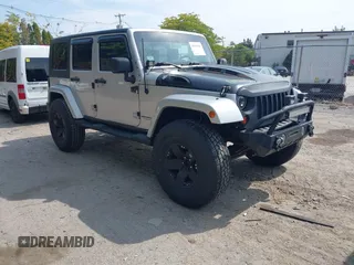 2008 Jeep Wrangler Unlimited Sahara with VIN 1J4GA59158L623784, listed as a IAAI auction lot 40365783 with 185,224 mi miles and . Bid and sale history available at DreamBid. Image 1.