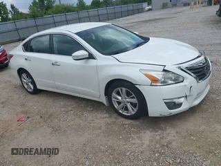 2013 Nissan Altima SL with VIN 1N4AL3AP8DC245227, listed as a IAAI auction lot 42450319 with 141,923 mi miles and . Bid and sale history available at DreamBid. Image 1.