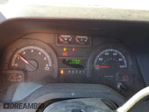 2009 Ford Econoline Cargo Commercial z VIN 1FTNE14W39DA39568, wystawiony jako Copart lot #51933035 z przebiegiem 129 590 mil mil oraz Szkoda całkowita • Salvage title. Historia ofert i sprzedaży dostępna na DreamBid. Obrazek 9.
