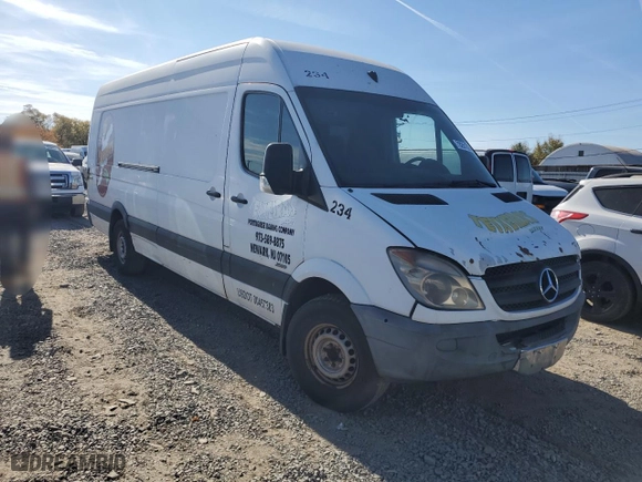 2013 Mercedes-Benz Sprinter Cargo Vans with VIN WD3PE8CC2D5756243, listed as a Copart auction lot 78281724 with 402,405 mi miles and Salvage Title. Bid and sale history available at carsss.com. Image 4.