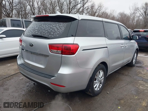 2017 Kia Sedona L with VIN KNDMA5C17H6271663, listed as a IAAI auction lot 41492437 with 338,875 mi miles. Bid and sale history available at carsss.com. Image 4.