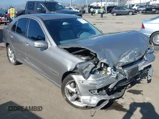 2006 Mercedes-Benz C 230 Sport z VIN WDBRF52H76A867404, wystawiony jako IAAI lot #42217695 z przebiegiem 117 558 mil mil oraz . Historia ofert i sprzedaży dostępna na DreamBid. Obrazek 1.
