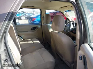 2007 Ford Escape XLS with VIN 1FMYU92Z37KB90832, listed as a IAAI auction lot 41217549 with 114,433 mi miles. Bid and sale history available at carsss.com. Image 8.