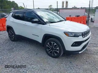 2023 Jeep Compass (RED) Edition z VIN 3C4NJDCN3PT565647, wystawiony jako IAAI lot #42461874 z przebiegiem 42 830 mil mil oraz . Historia ofert i sprzedaży dostępna na DreamBid. Obrazek 1.