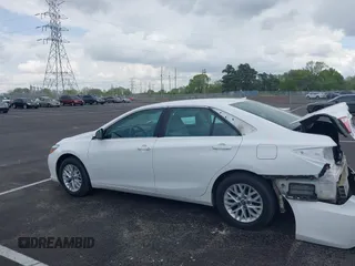 2017 Toyota Camry XLE with VIN 4T1BF1FK2HU633363, listed as a IAAI auction lot 42007735 with 95,199 mi miles. Bid and sale history available at carsss.com. Image 14.