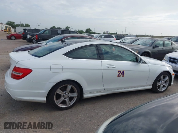 2015 Mercedes-Benz C 250 with VIN WDDGJ4HB9FG370183, listed as a IAAI auction lot 42670705 with 127,582 mi miles and . Bid and sale history available at DreamBid. Image 13.