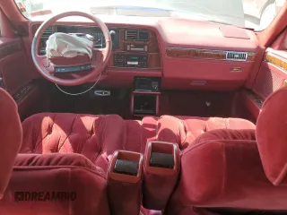 1992 Chrysler New Yorker z VIN 1C3XV66R2ND759195, wystawiony jako Copart lot #69650044 z przebiegiem 70 387 mil mil oraz Szkody całkowita. Historia ofert i sprzedaży dostępna na DreamBid. Obrazek 8.