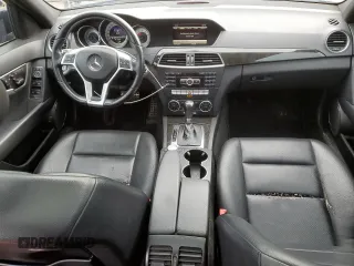 2013 Mercedes-Benz C 350 z VIN WDDGF8JB5DA751323, wystawiony jako Copart lot #65987165 z przebiegiem 168 291 mil mil oraz Czysty tytuł • Clean title. Historia ofert i sprzedaży dostępna na DreamBid. Obrazek 8.