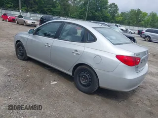 2009 Hyundai Elantra SE z VIN KMHDU46DX9U588613, wystawiony jako IAAI lot #42382685 z przebiegiem 213 577 mil mil oraz . Historia ofert i sprzedaży dostępna na DreamBid. Obrazek 3.