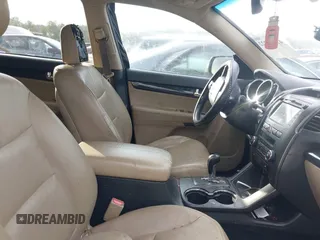 2013 Kia Sorento EX with VIN 5XYKU4A29DG325878, listed as a IAAI auction lot 41546222 with 346,852 mi miles and . Bid and sale history available at carsss.com. Image 5.