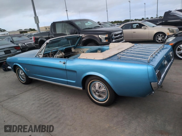 1966 Ford Mustang z VIN 6R08T191465, wystawiony jako Copart lot #74263644 z przebiegiem 54 288 mil mil oraz Szkody całkowita. Historia ofert i sprzedaży dostępna na DreamBid. Obrazek 2.
