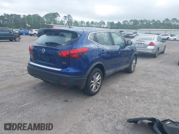 2017 Nissan Rogue Sport SL with VIN JN1BJ1CR7HW101392, listed as a IAAI auction lot 42142211 with 108,869 mi miles. Bid and sale history available at carsss.com. Image 4.
