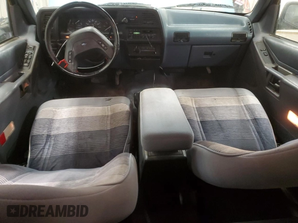 1992 Ford Explorer Eddie Bauer with VIN 1FMDU34X7NUB94682, listed as a Copart auction lot 44726775 with 46,626 mi miles and Clean title. Bid and sale history available at DreamBid. Image 8.