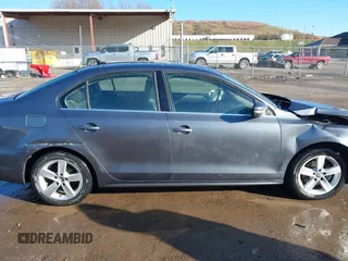 2014 Volkswagen Jetta TDI with VIN 3VWLL7AJ7EM276956, listed as a IAAI auction lot 41865670 with 135,159 mi miles and . Bid and sale history available at DreamBid. Image 13.