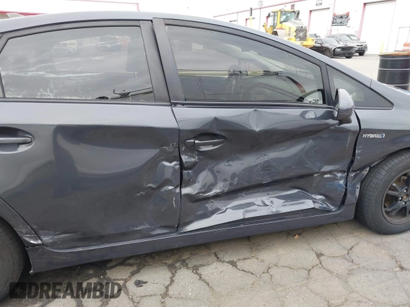 2015 Toyota Prius Four with VIN JTDKN3DU8F0476353, listed as a IAAI auction lot 41892264 with 42,111 mi miles and . Bid and sale history available at DreamBid. Image 6.
