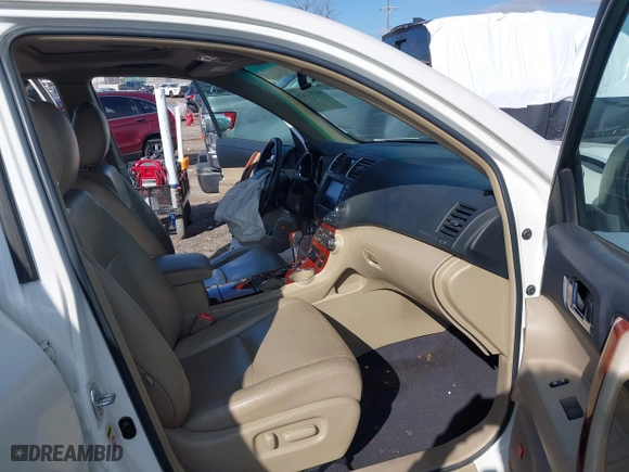 2012 Toyota Highlander Limited with VIN 5TDYK3EH4CS052018, listed as a IAAI auction lot 41731421 with 197,132 mi miles. Bid and sale history available at carsss.com. Image 5.