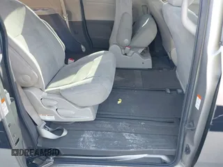 2015 Toyota Sienna L с VIN 5TDZK3DC6FS543494, выставлен на аукционе IAAI как лот 40984941 с пробегом 146 352 миль миль и . История ставок и продаж доступна на DreamBid. Изображение 8.