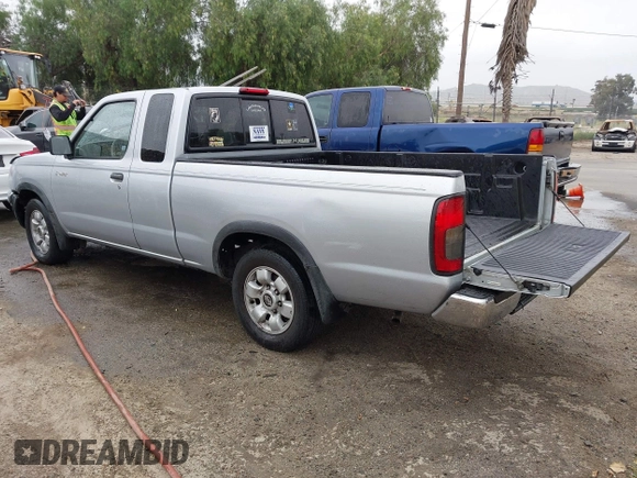 2000 Nissan Frontier XE z VIN 1N6DD26S3YC366567, wystawiony jako IAAI lot #42104187 z przebiegiem 98 223 mil mil oraz . Historia ofert i sprzedaży dostępna na DreamBid. Obrazek 3.
