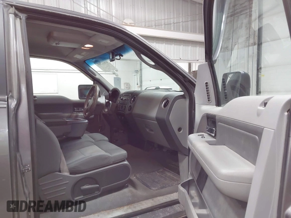 2008 Ford F-150 XLT with VIN 1FTPX14V88FA55200, listed as a IAAI auction lot 41612588 with 214,910 mi miles. Bid and sale history available at carsss.com. Image 5.